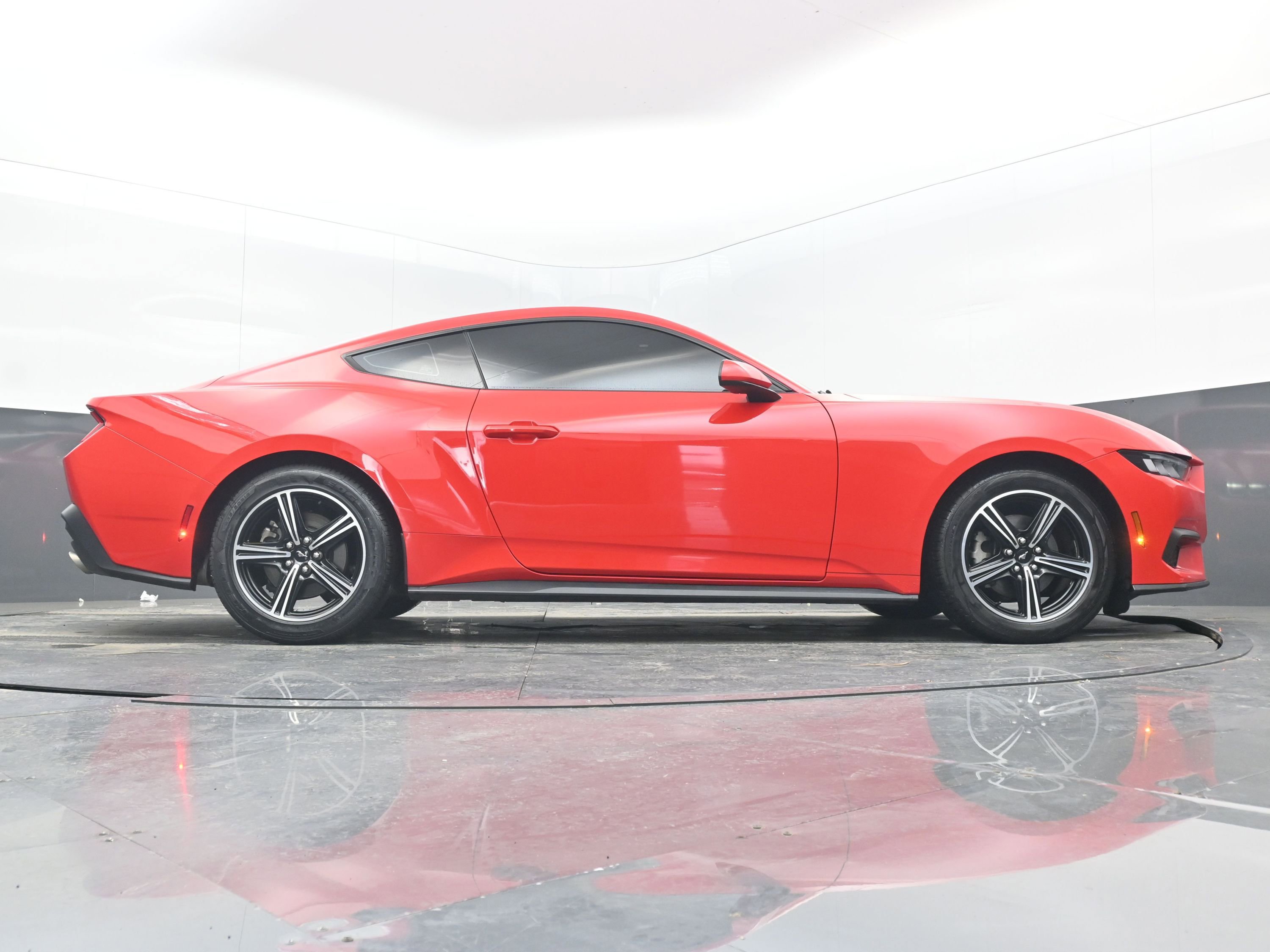 Used 2024 Ford Mustang EcoBoost image 25