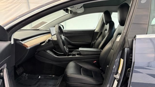 Used 2020 Tesla Model 3 Standard Range Plus RWD image 11