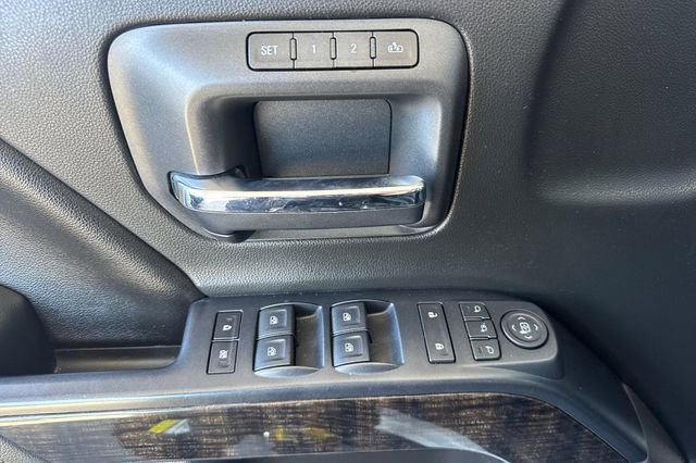Used 2015 GMC Sierra 2500 Denali w/ Duramax Plus Package AWD/4WD image 11