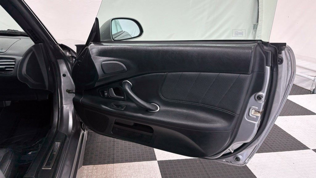 Used 2005 Honda S2000 image 19