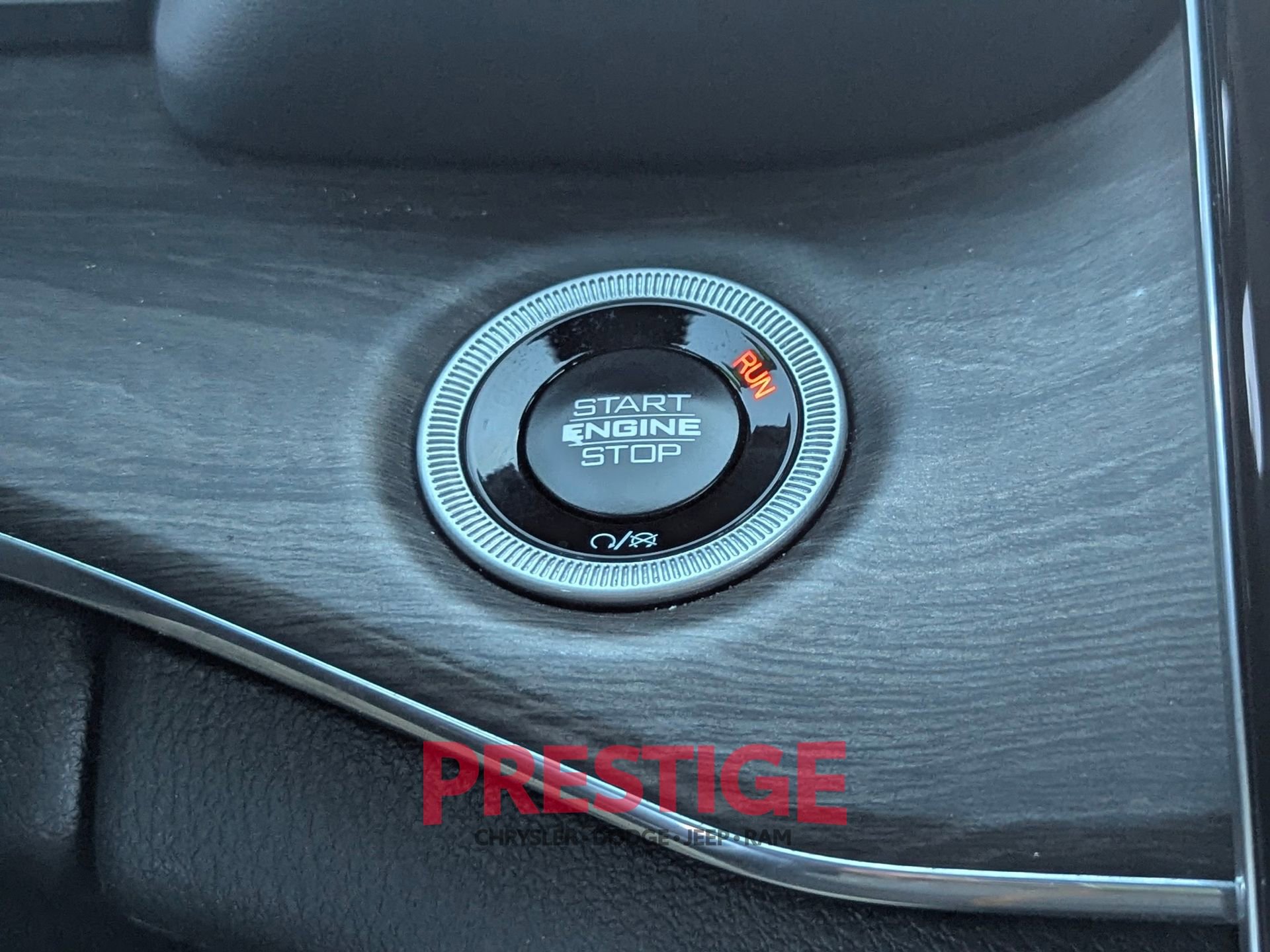 Used 2024 Jeep Grand Cherokee Overland w/ Advanced Protech Group III AWD/4WD image 22