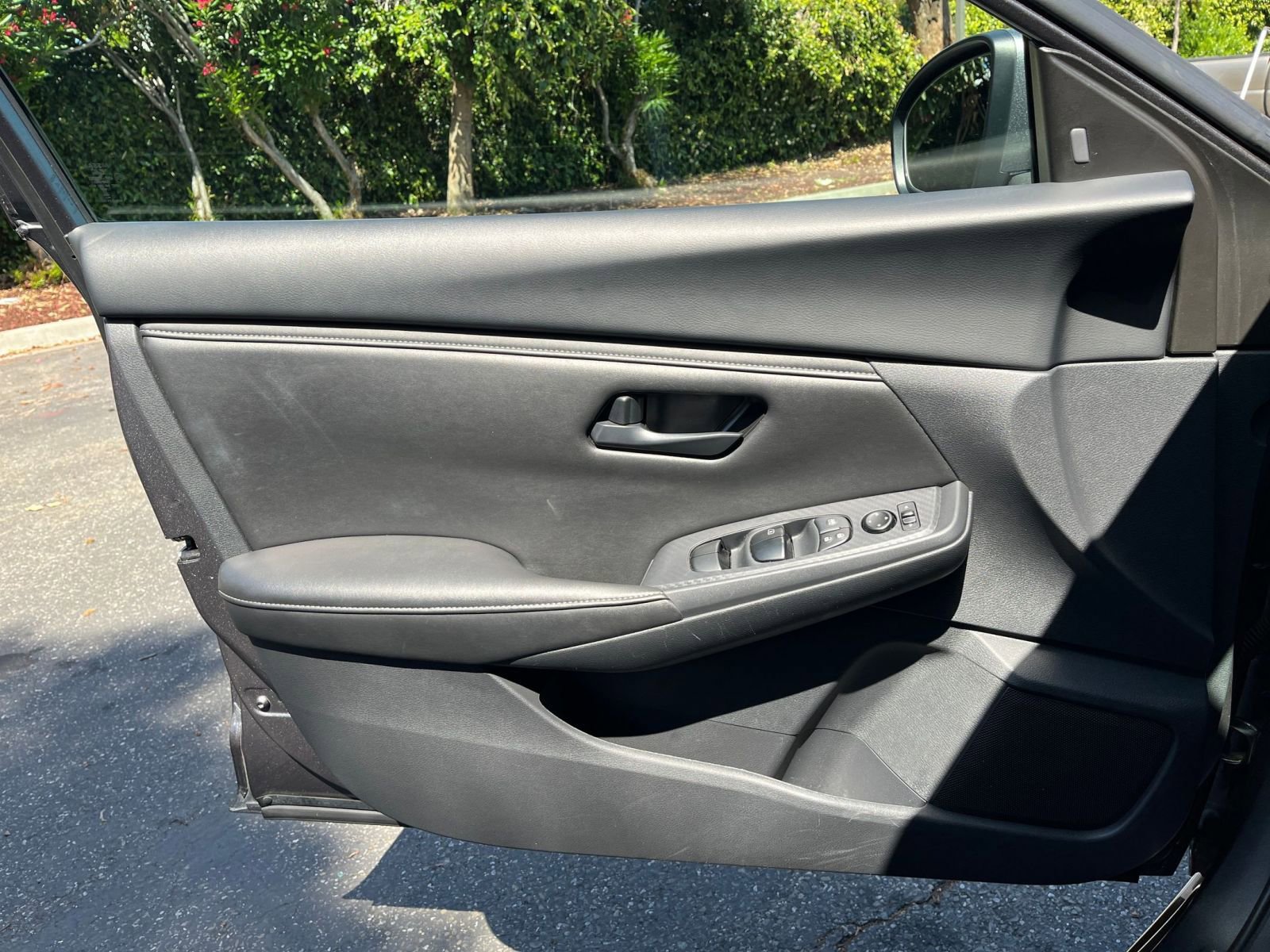 Used 2025 Nissan Sentra S FWD image 18