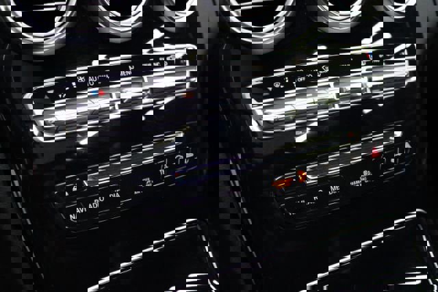 Used 2015 Mercedes-Benz C 400 4MATIC image 24