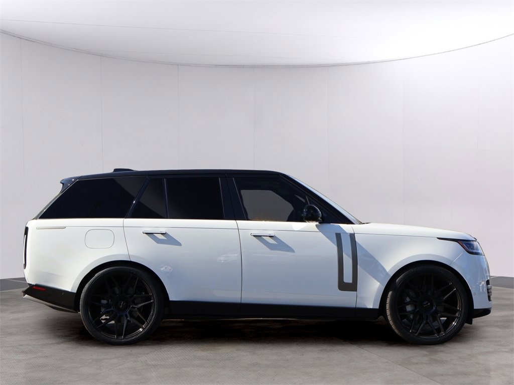 Used 2024 Land Rover Range Rover SE image 7