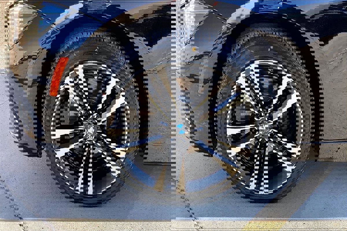 Used 2018 BMW 330i Sedan w/ Shadow Sport Edition image 12