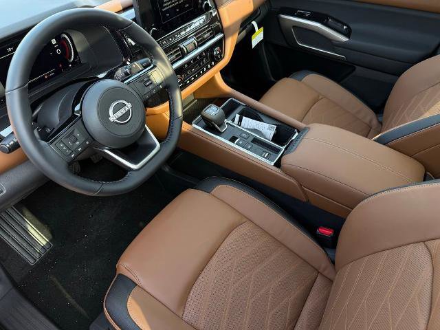 New 2025 Nissan Pathfinder Platinum image 17