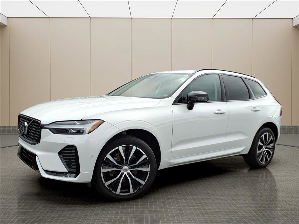 Used 2023 Volvo XC60 B5 Plus w/ Protection Package Premier image 2