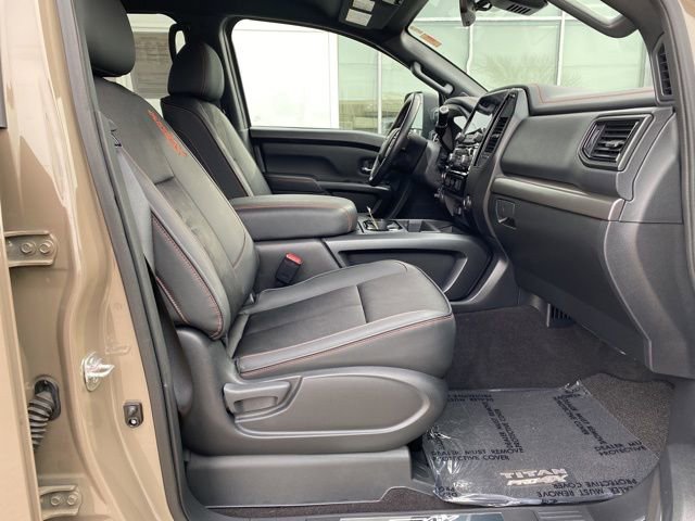 Used 2023 Nissan Titan PRO-4X image 16
