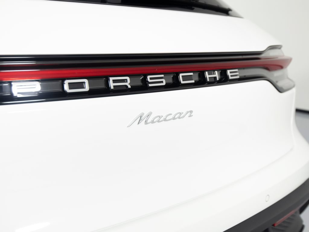 New 2026 Porsche Macan AWD/4WD image 44