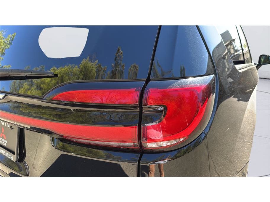 Used 2024 Chrysler Pacifica Touring-L FWD image 12