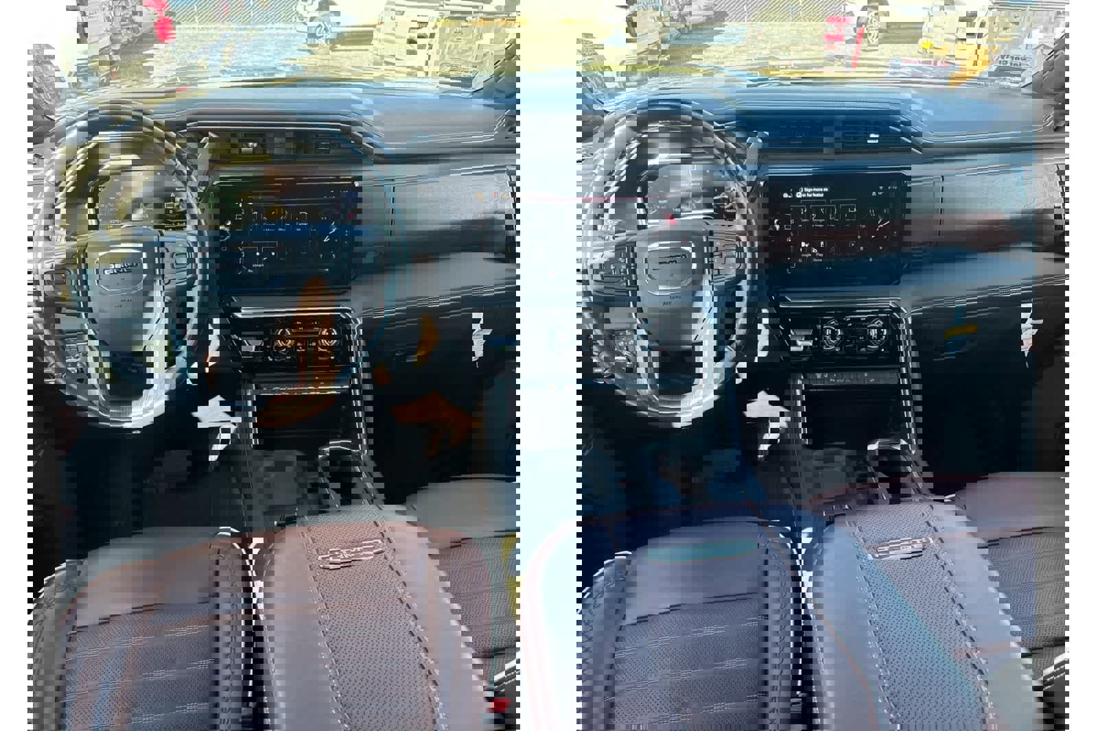 Used 2024 GMC Sierra 2500 Denali Ultimate image 4