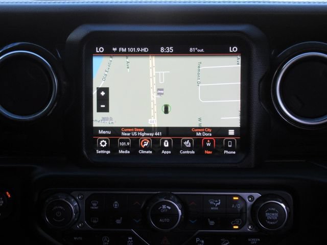Used 2019 Jeep Wrangler Unlimited Sahara AWD/4WD image 15