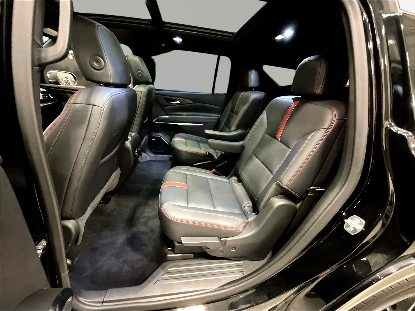 Used 2024 Chevrolet Traverse RS AWD/4WD image 22