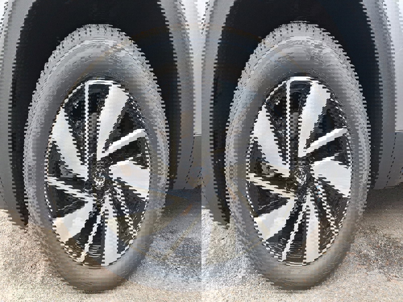 New 2025 Volkswagen Atlas SEL image 4