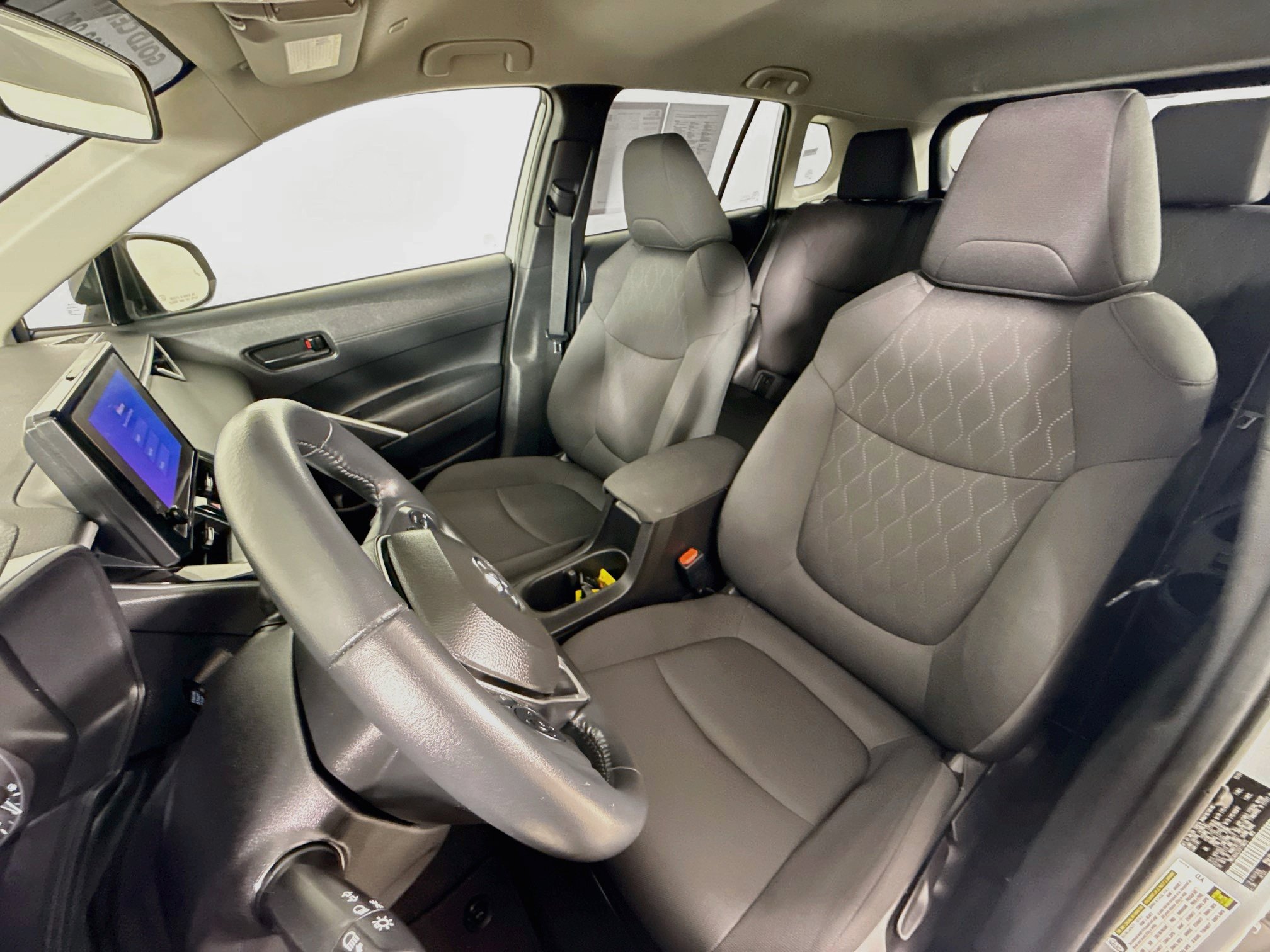 Certified 2025 Toyota Corolla Cross LE FWD image 21