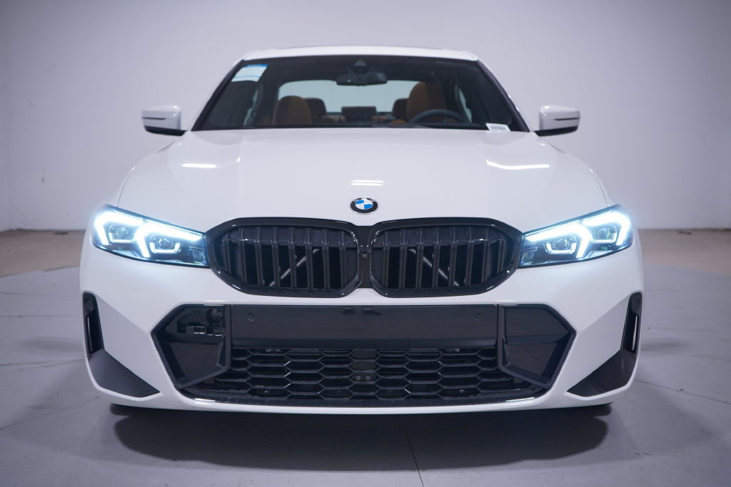 New 2026 BMW 330i xDrive Sedan w/ M Sport Package AWD/4WD image 4