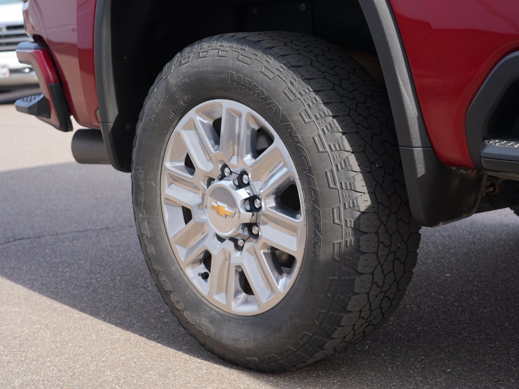 Used 2025 Chevrolet Silverado 3500 High Country w/ High Country Premium Package AWD/4WD image 32
