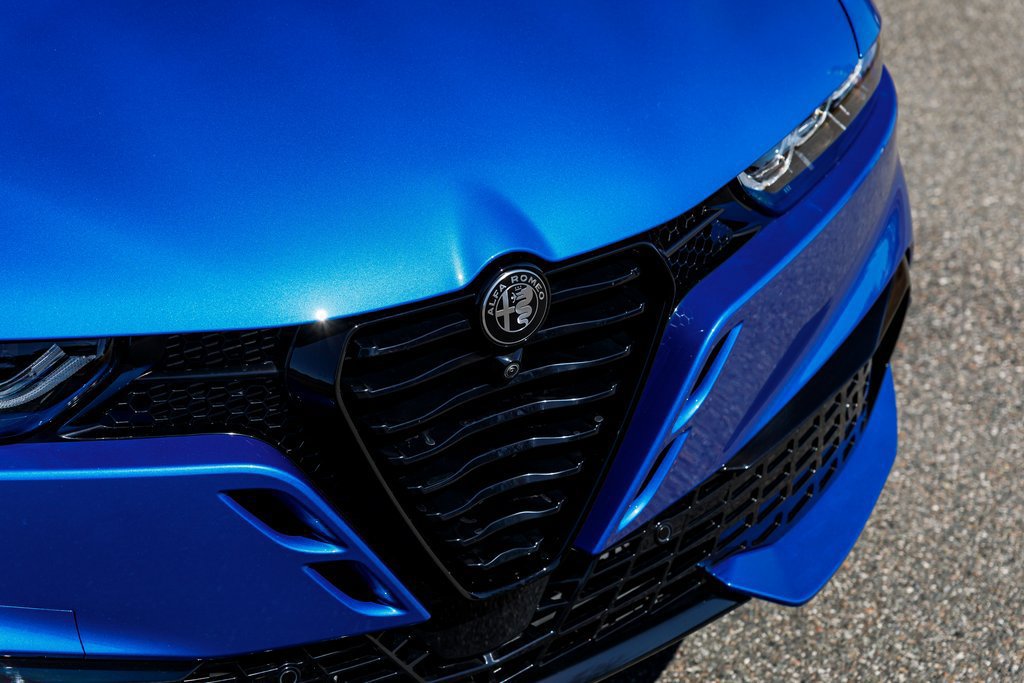 New 2026 Alfa Romeo Tonale w/ Active Assist Package AWD/4WD image 13