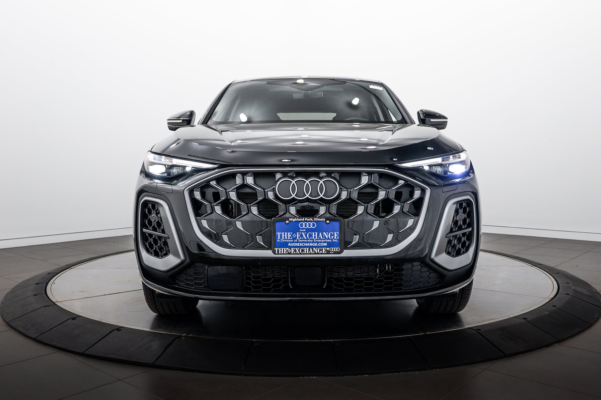 Used 2025 Audi Q5 Premium Plus w/ Premium Plus AWD/4WD image 24