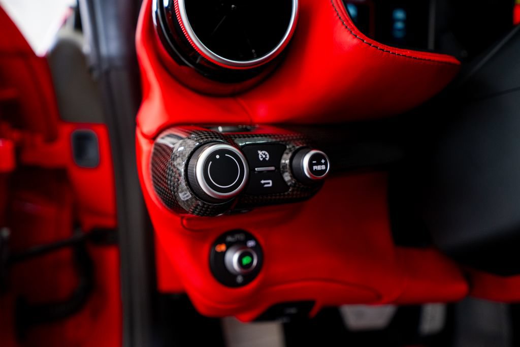Used 2020 Ferrari 812 Superfast RWD image 80