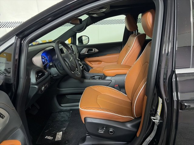 New 2026 Chrysler Pacifica Pinnacle image 21