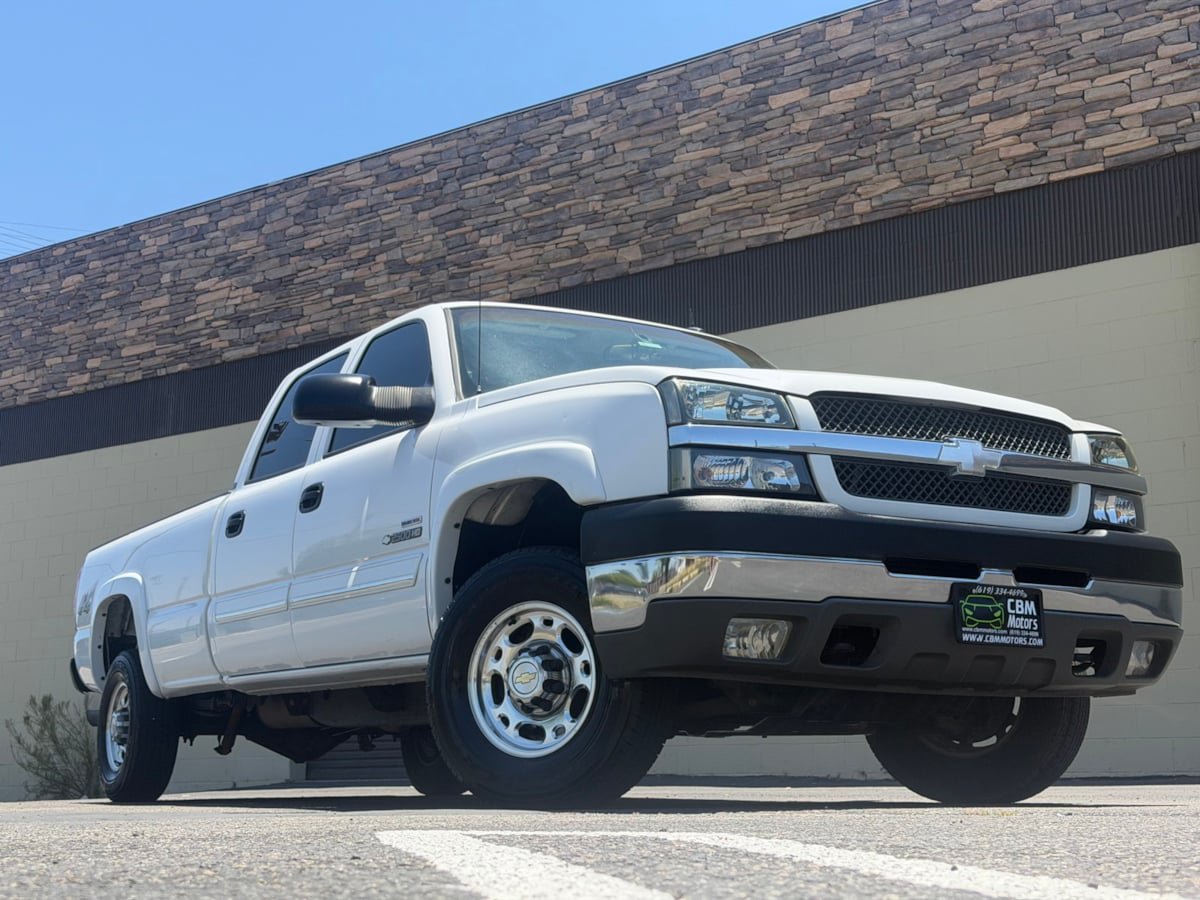 Used 2003 Chevrolet Silverado 2500 LT w/ Skid Plate Package AWD/4WD image 2
