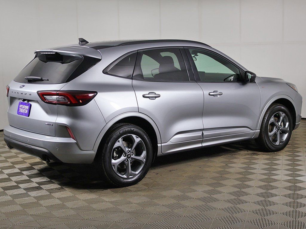 Used 2023 Ford Escape ST-Line w/ Tech Pack #1 image 11
