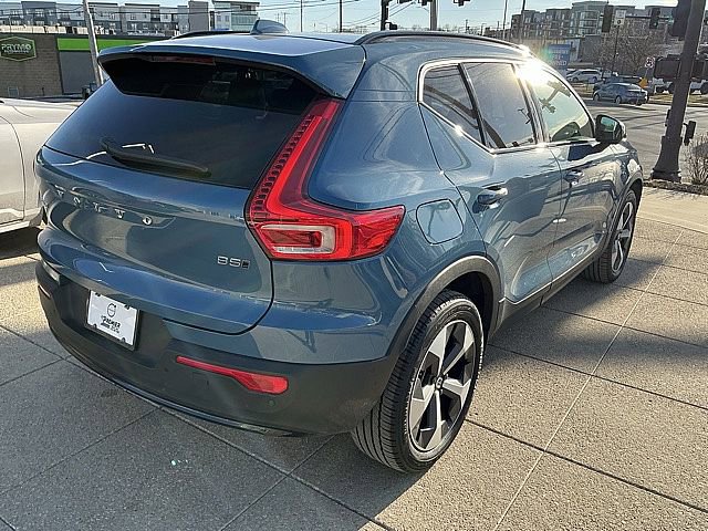 Used 2025 Volvo XC40 B5 Plus image 6