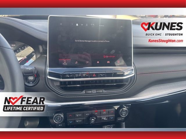 Used 2025 Jeep Compass Trailhawk AWD/4WD image 23