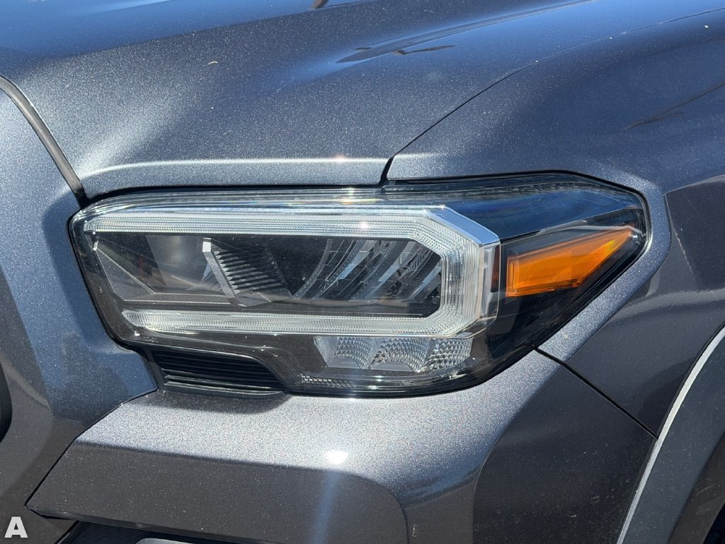 Used 2021 Toyota Tacoma TRD Off-Road RWD image 9