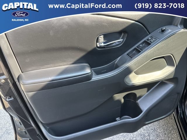 Used 2025 Nissan Frontier SV RWD image 20
