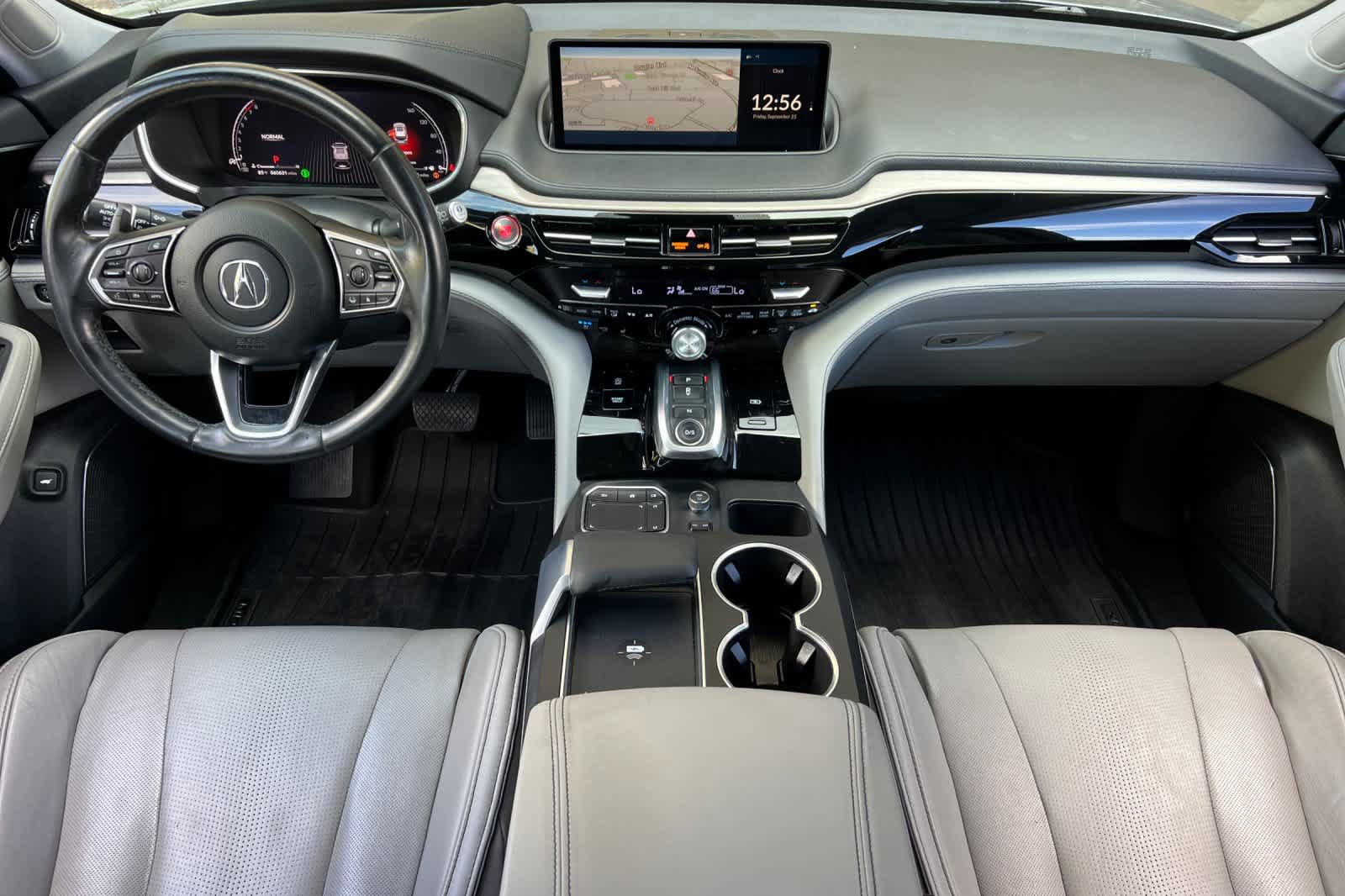 Used 2023 Acura MDX w/ Advance Package AWD/4WD image 3