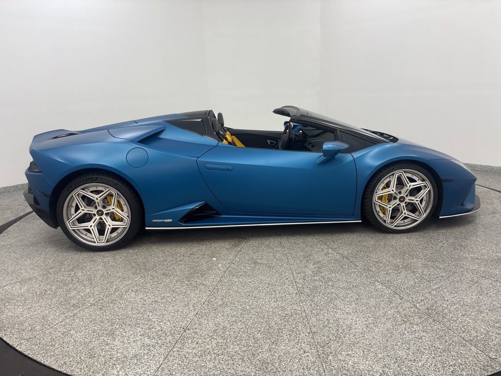 Used 2020 Lamborghini Huracan EVO image 16