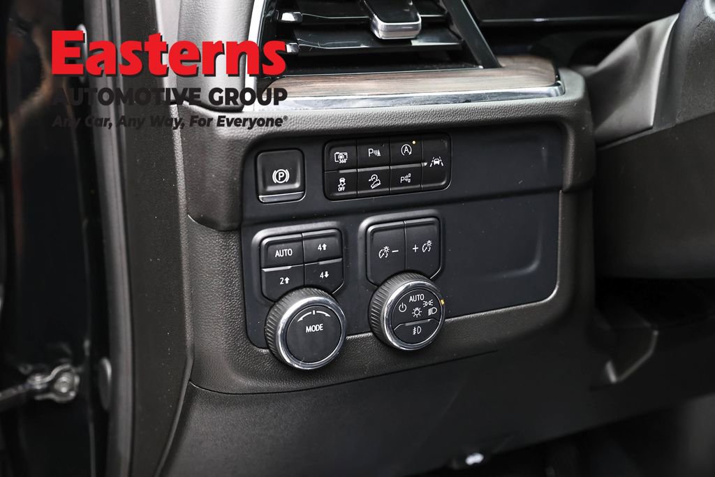 Used 2025 Chevrolet Suburban Z71 AWD/4WD image 22