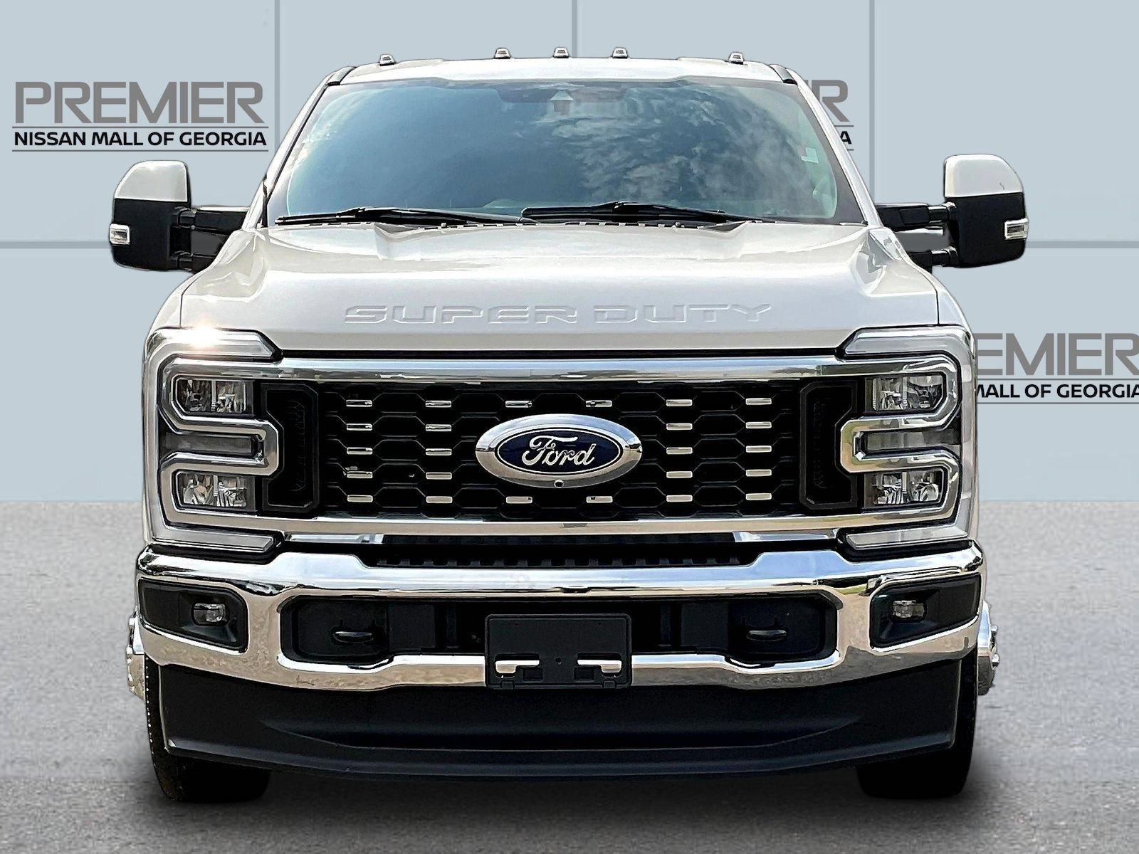 Used 2023 Ford F350 Lariat AWD/4WD image 2