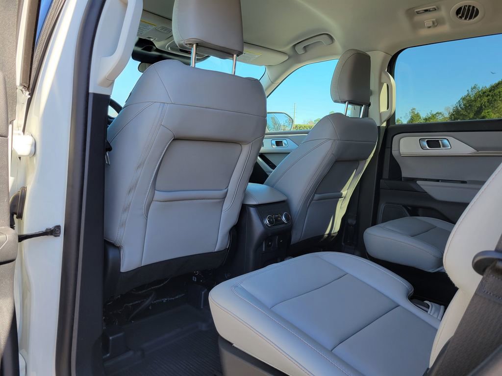 Certified 2025 Ford Explorer Active w/ Active Comfort Package image 14