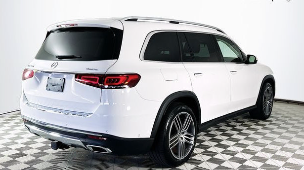 Used 2023 Mercedes-Benz GLS 450 4MATIC image 7