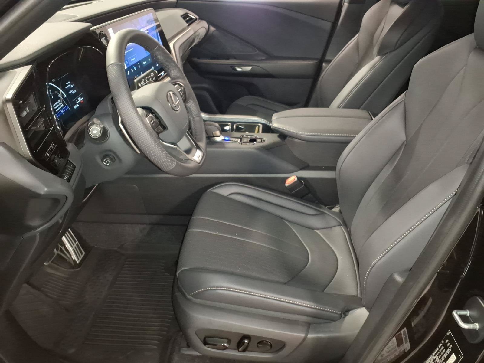 New 2026 Lexus TX 500h AWD image 5