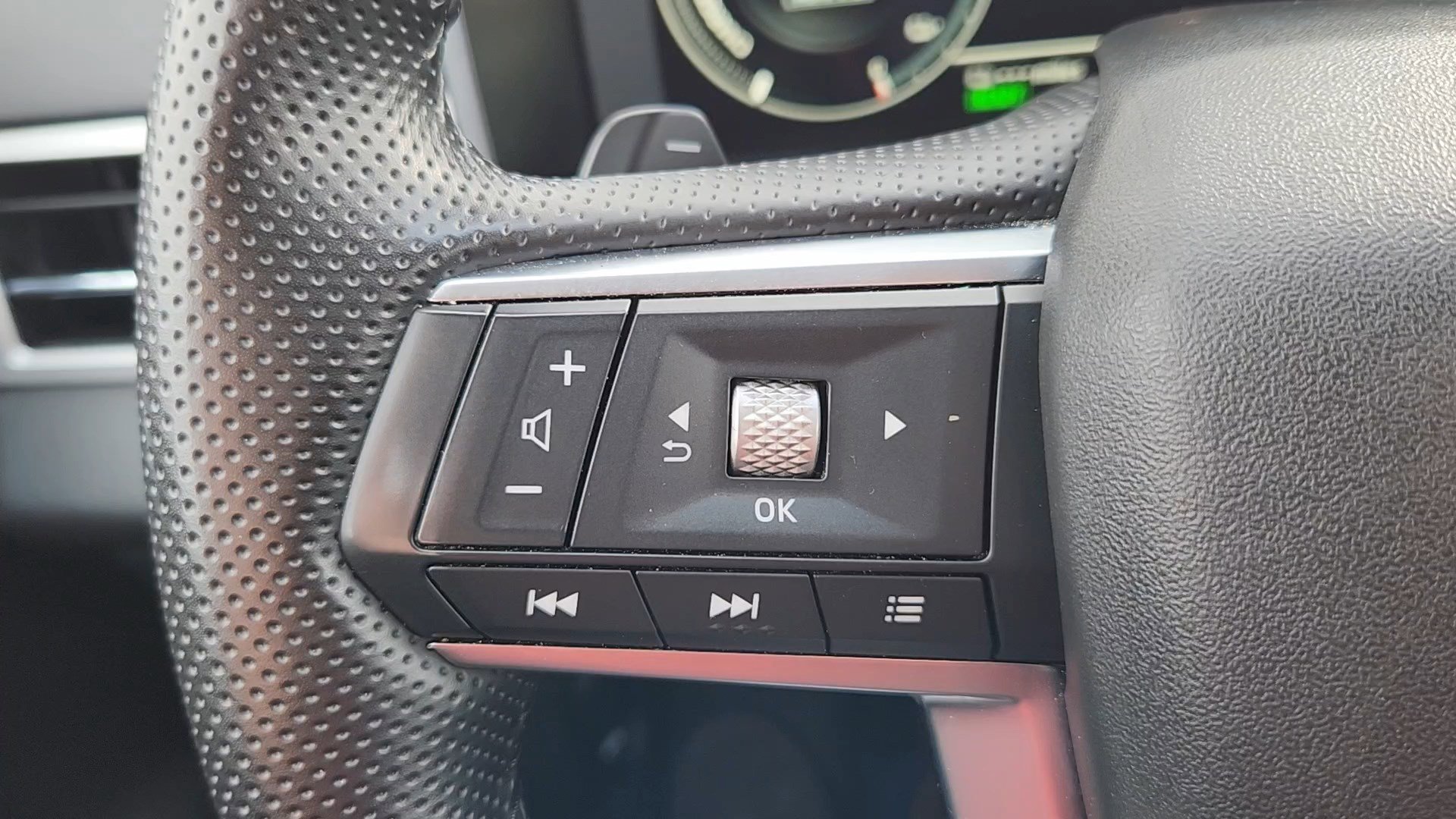 Used 2024 Mitsubishi Outlander SEL image 12