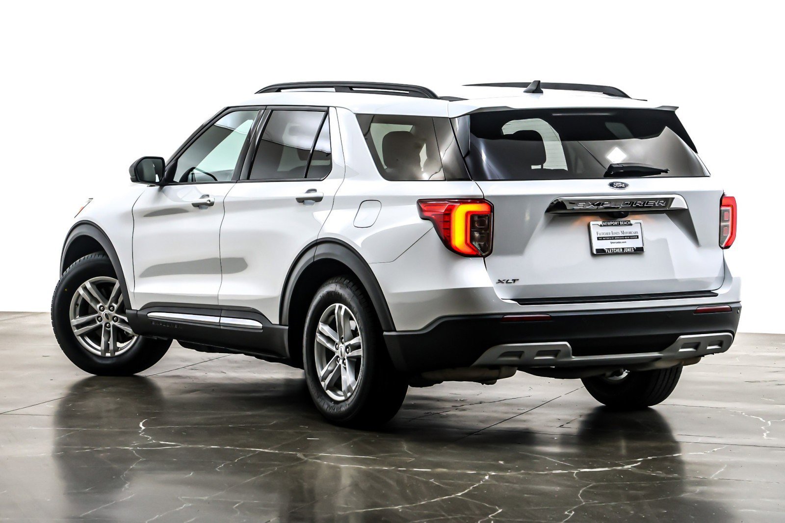 Used 2023 Ford Explorer XLT w/ Equipment Group 202A image 12