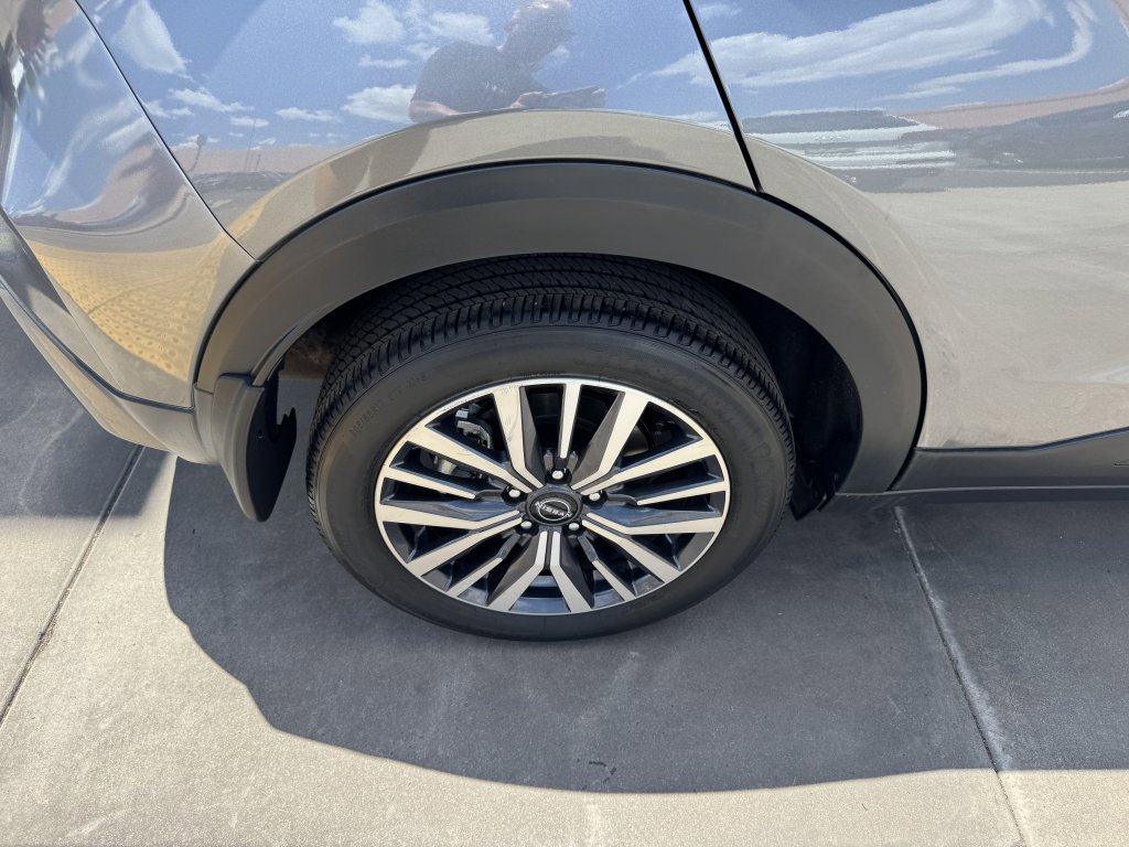 Used 2023 Nissan Kicks SV image 15