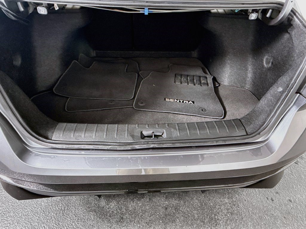 Used 2026 Nissan Sentra SR w/ Floor Mat Package FWD image 34