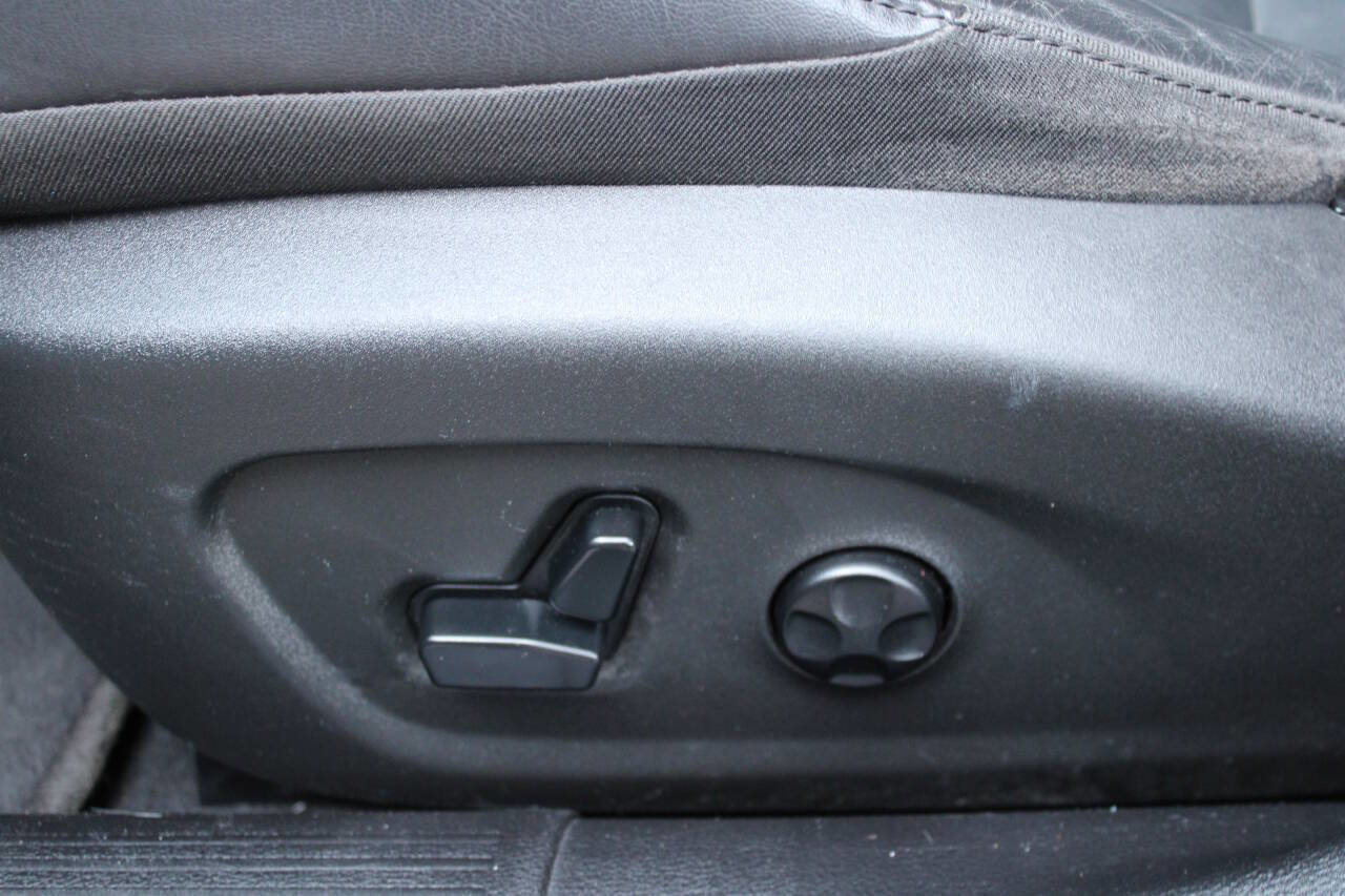 Used 2015 Chrysler 200 C w/ Navigation & Sound Group I image 20