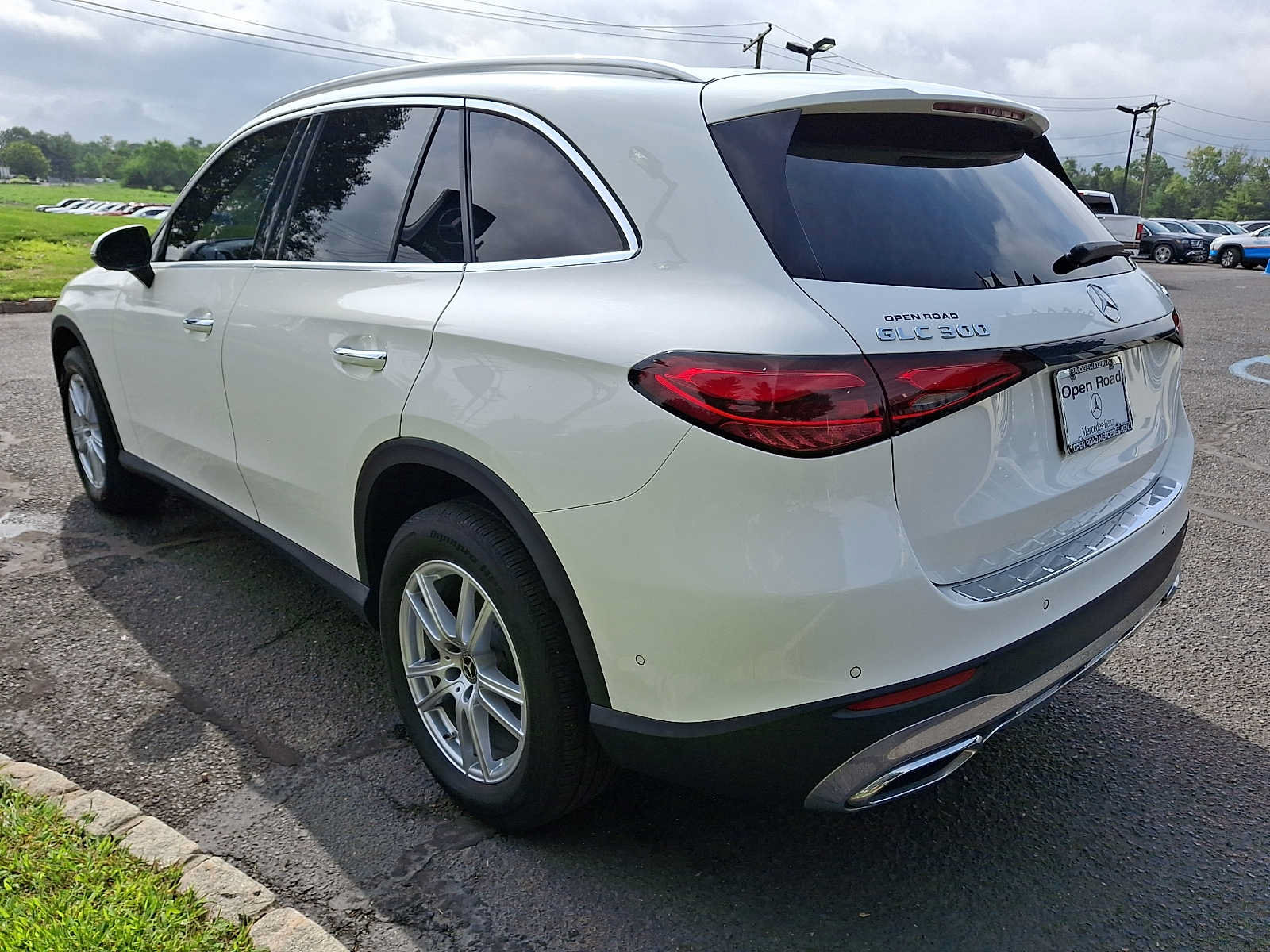 Used 2023 Mercedes-Benz GLC 300 4MATIC image 3