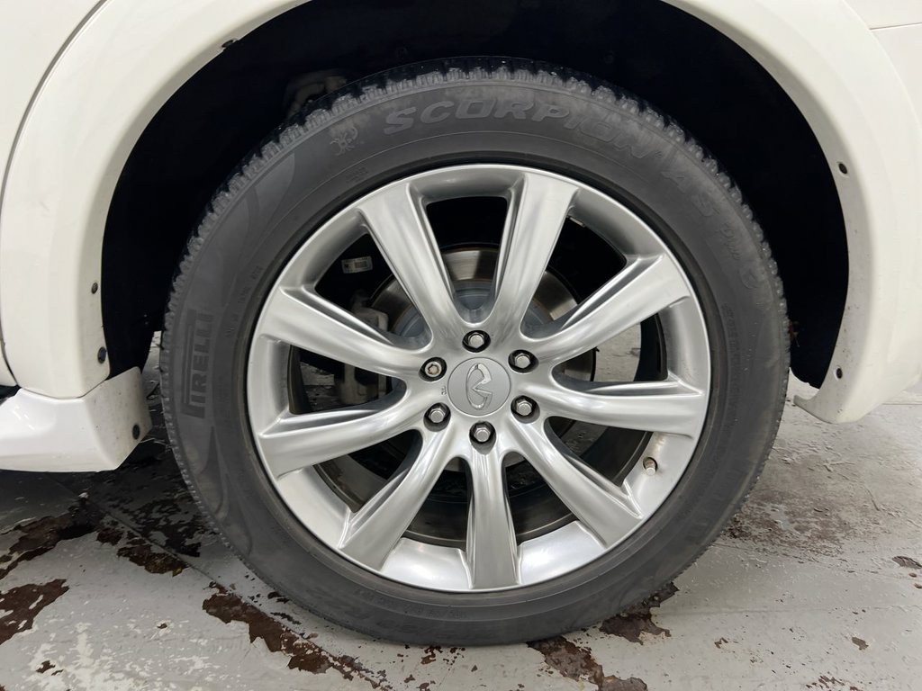 Used 2011 INFINITI QX56 4WD w/ Deluxe Touring Pkg image 28