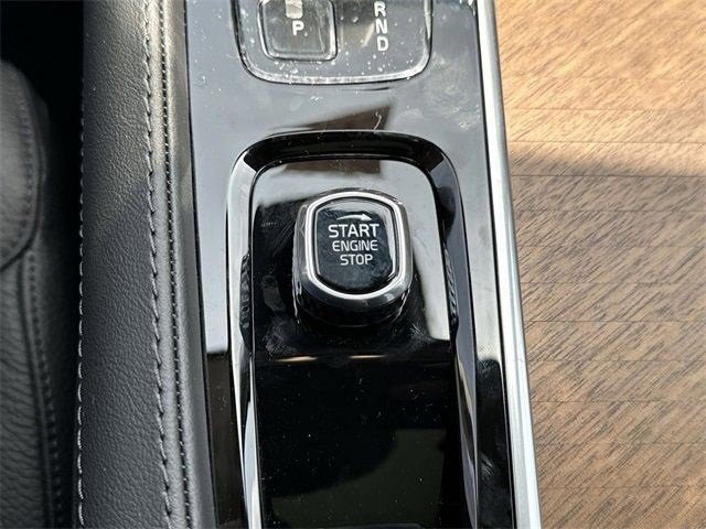 New 2024 Volvo XC90 B6 Plus w/ Protection Package Premier image 17