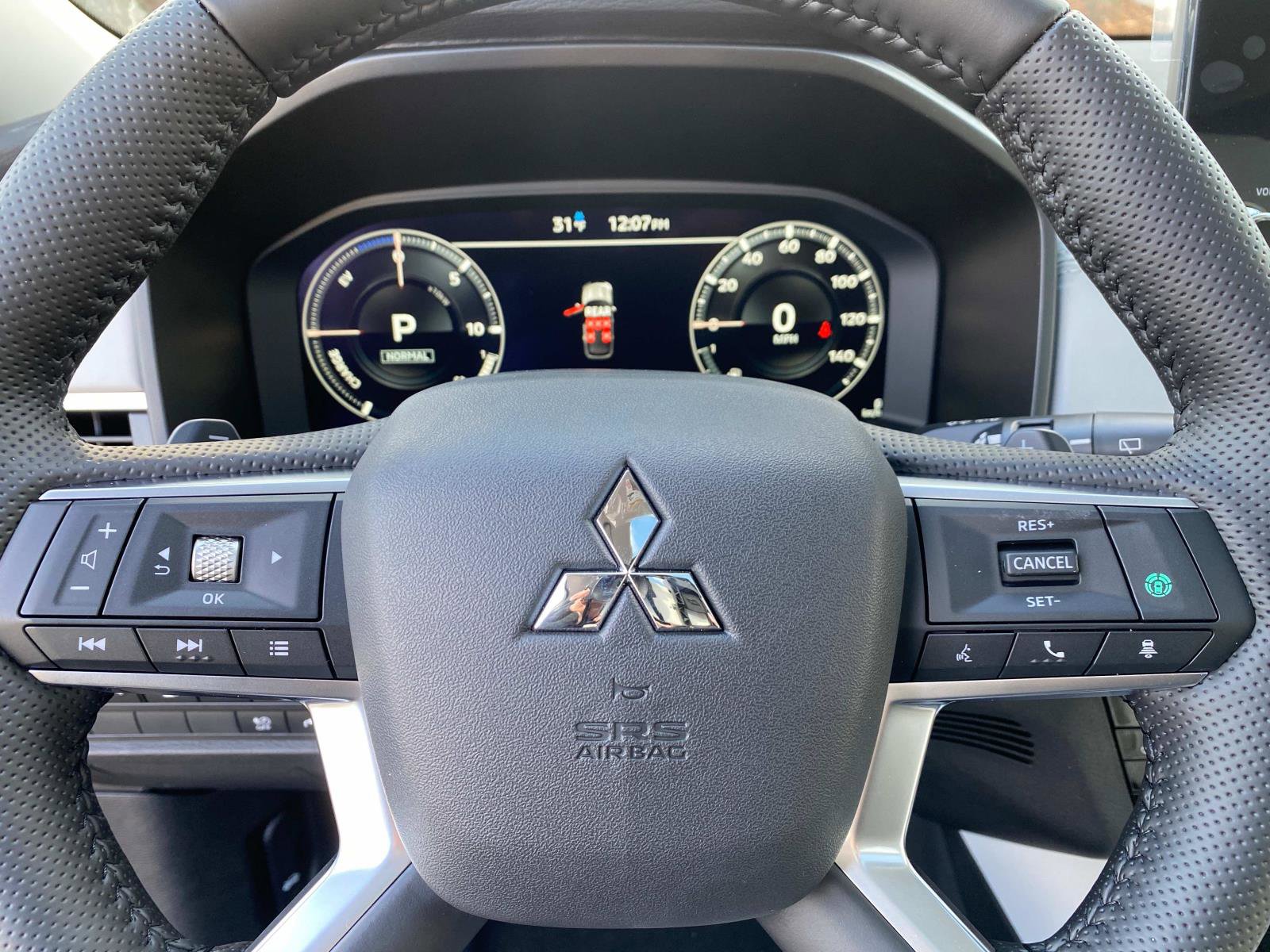 New 2025 Mitsubishi Outlander 4WD Plug-In Hybrid image 14