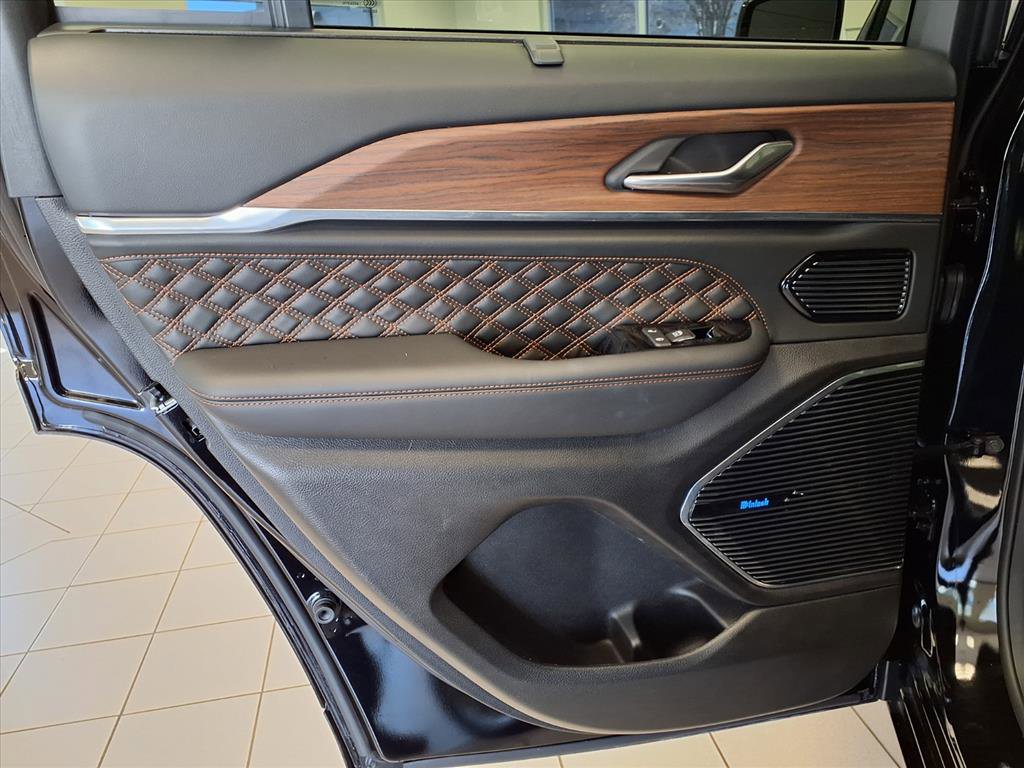 Used 2023 Jeep Grand Cherokee Summit w/ Adv Protech Group IV image 18