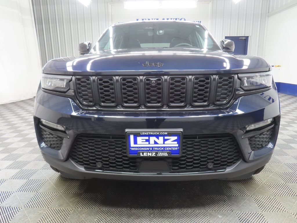 Used 2025 Jeep Grand Cherokee Limited w/ Luxury Tech Group II AWD/4WD image 42