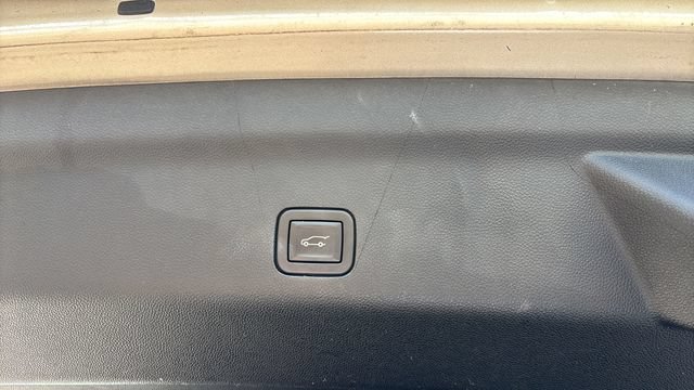 Used 2023 Chevrolet Suburban LT RWD image 36